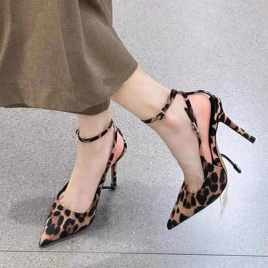 Décolleté leopard con tacco a spillo